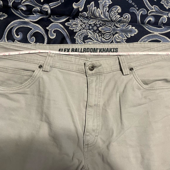 Duluth Trading Co Ballroom Khaki shorts - Picture 2 of 7
